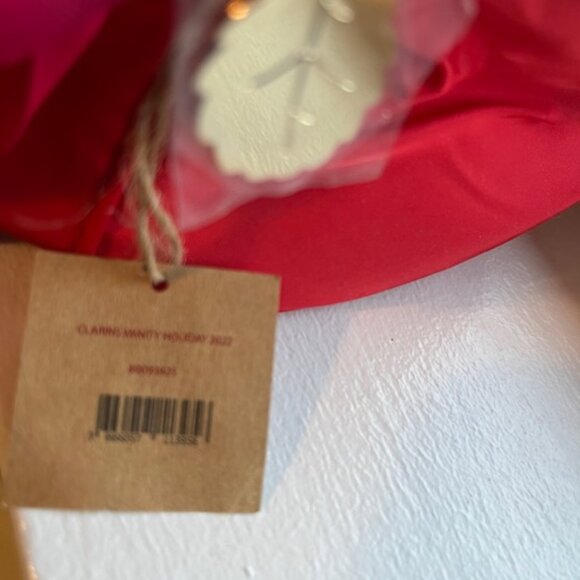 Clarins vanity beauty package. - Picture 3 of 3